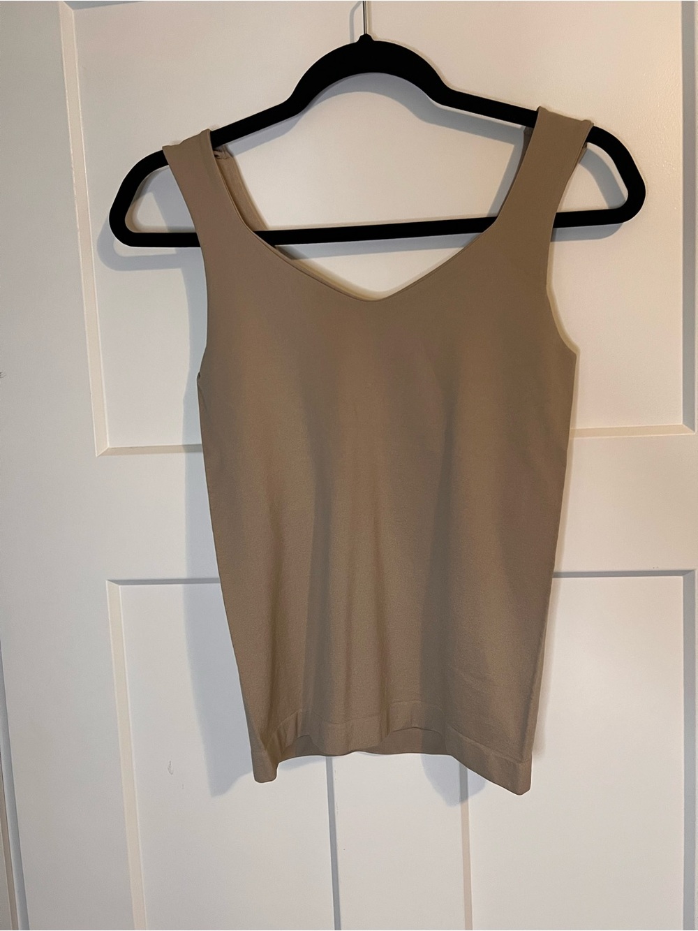 Zenana Outfitters Sleeveless V-Neck Tank Top in Medium Brown